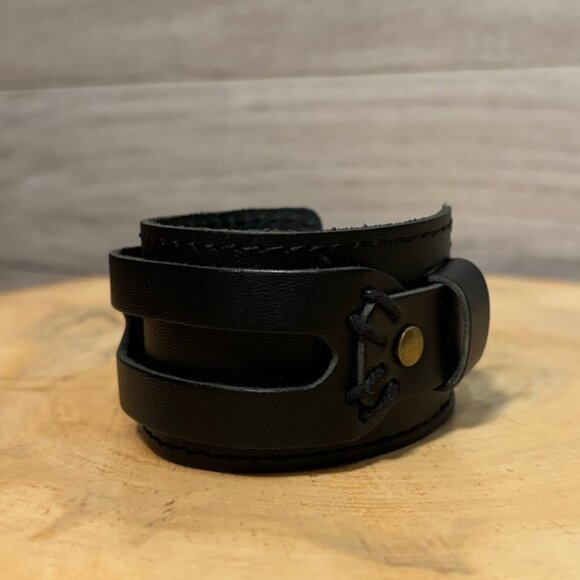 Men's Genuine Leather Adjustable Cuff WristbandBracelet Colour Black brand new - Picture 5 of 7